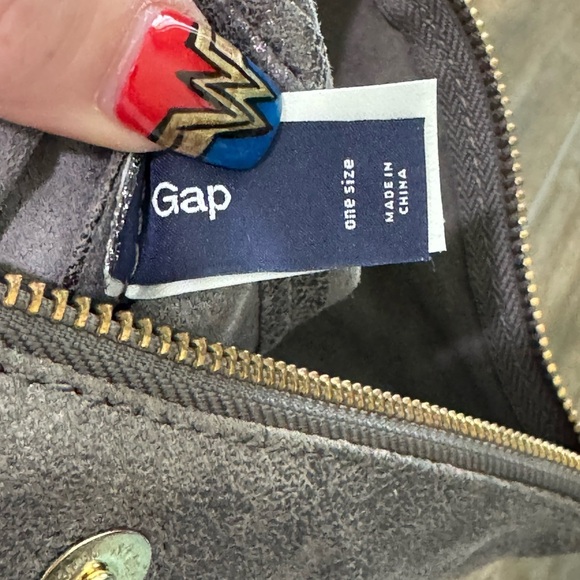 GAP Gray and Gold Textured cow leather Clutch - Picture 2 of 12